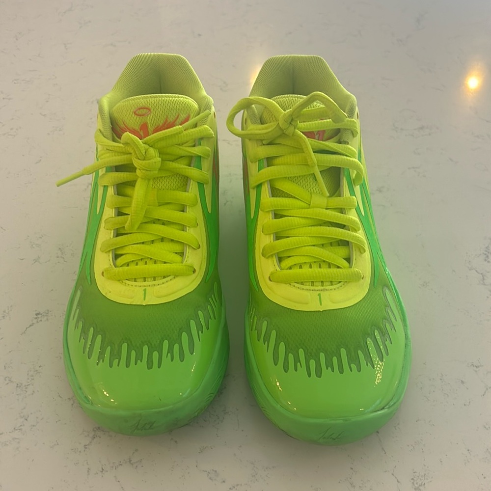 Puma Melo slime sneakers boys size 6.5